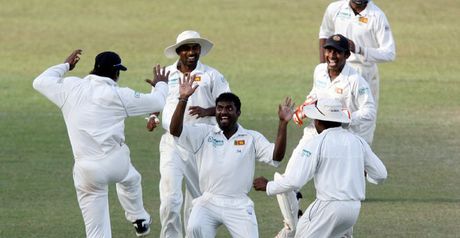 Muralitharan celebrates Bell's dismissal