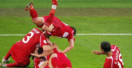 Turkey celebrate dramatic winner