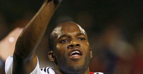 Suazo: Not heading to England