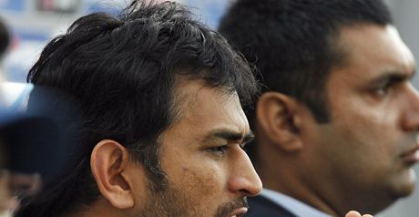 Dhoni: Under pressure