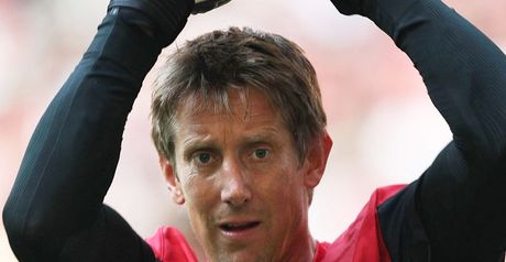 Van der Sar: Ponders Holland comeback