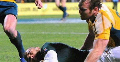 Habana crosses for a second time