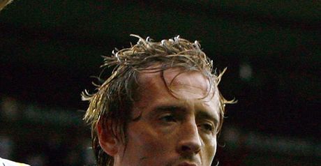 Crouch: Compares two managers