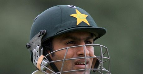 Malik: Promised to expose Yousuf publicly