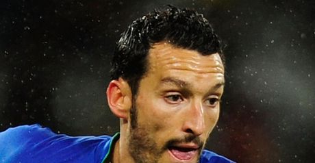 Zambrotta: Not thinking of exit