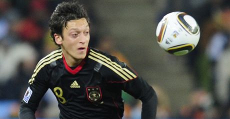 Ozil: Ankle complaint