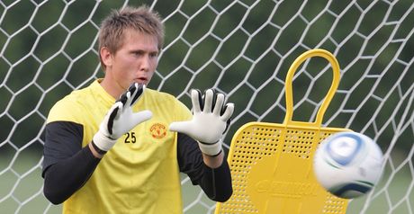 Kuszczak: Keen for run in side