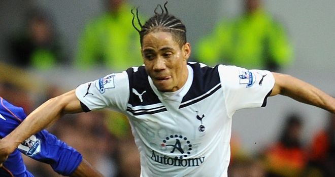 Steven Pienaar: Tottenham midfielder's future still in the balance