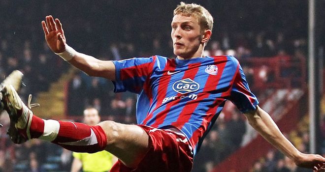 Moxey: Praise for Palace form