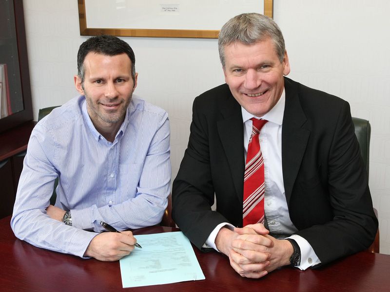 At the end of the 2010-11 season, Giggs' form led to him signing a new deal.