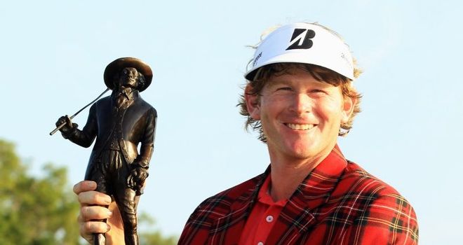 Brandt Snedeker lifts the trophy in 2011