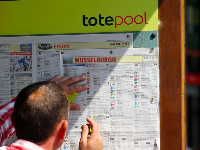 There were 26 winners of Saturday's pool