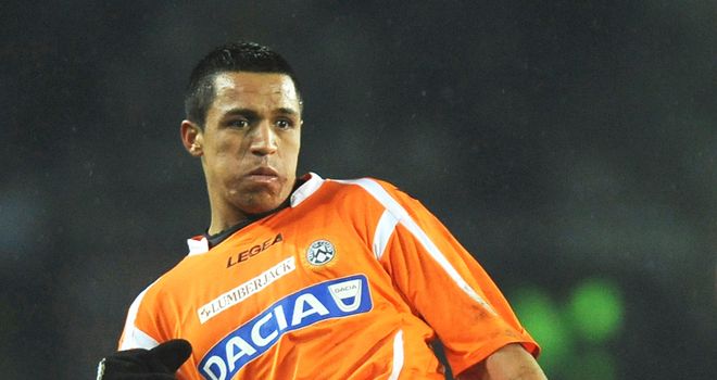 Sanchez: Barca still favourites for signature despite interest from Man City