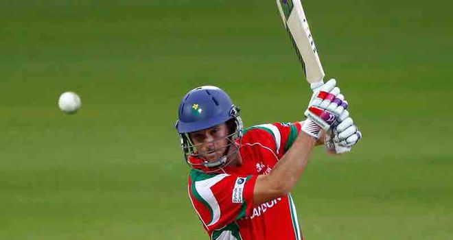 Jim Allenby: Staying with Glamorgan for at least two more seasons