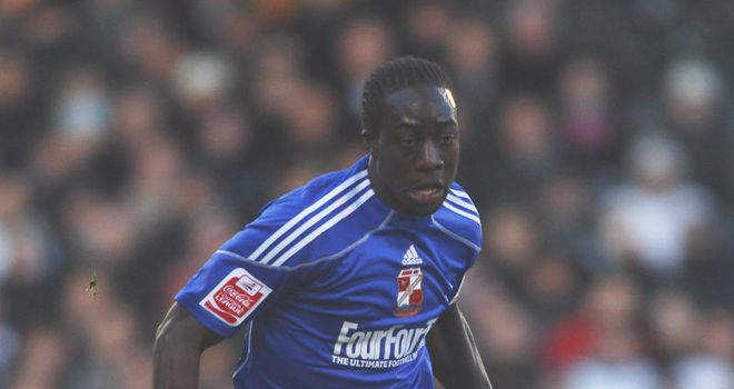 Amankwaah: Signs with Rochdale