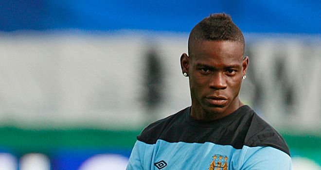 Balotelli: Robinho understands why he's not happy in Manchester