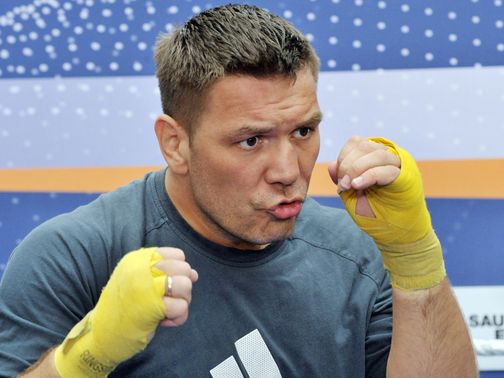 http://e2.365dm.com/11/08/504x378/Ruslan-Chagaev_2641405.jpg?20110826112909