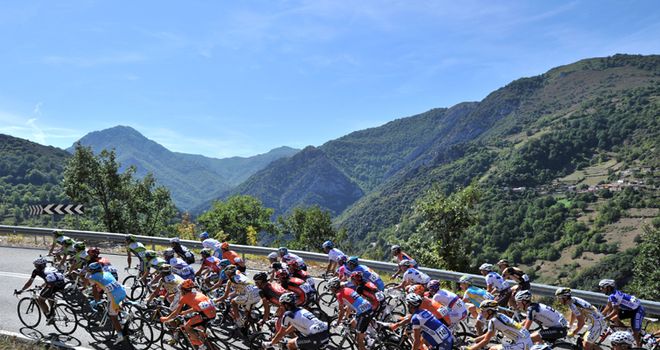 Vuelta: Sun, scenery and tough terrain