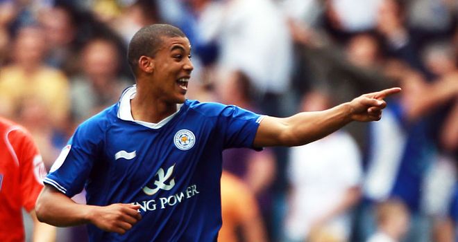 Lee Peltier: Leeds new signing wants to impress their passionate fans