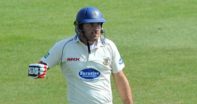 Michael Yardy: Staying with Sussex until at least 2014