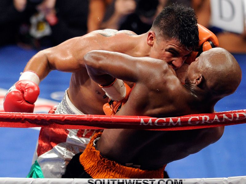 It appeared that frustration got the better of Victor as he butted Mayweather with Floyd on the ropes.