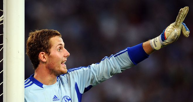 Ralf Fahrmann: Schalke goalkeeper out for weeks following an injury to his left knee