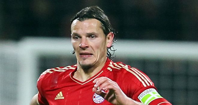 Daniel van Buyten: The defender is in talks over a contract extension with Bayern Munich