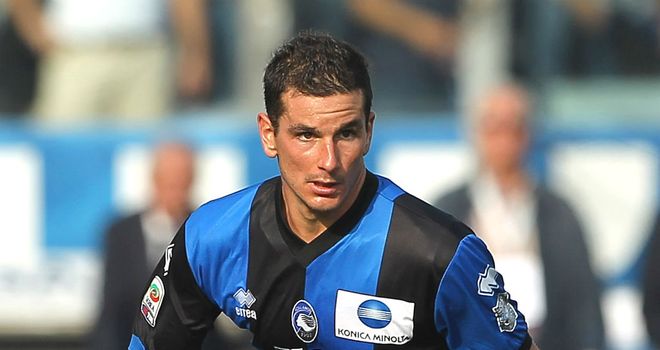 Simone Padoin: Midfielder joins Juventus on a five-year contract