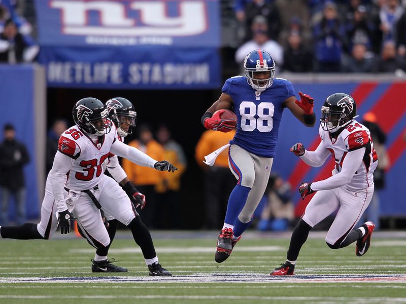 Hakeem Nicks exploded through the Atlanta defence to score a thrilling touchdown for the Giants.