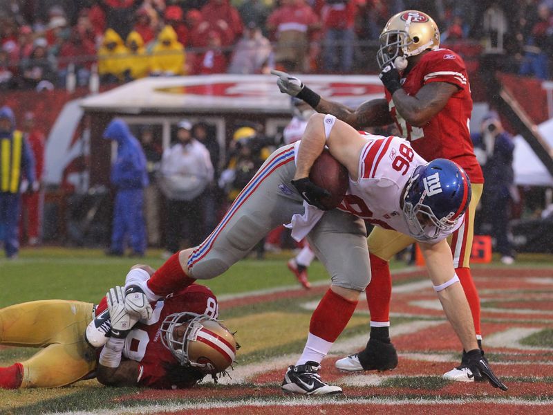 The Giants responded in the second quarter with Eli Manning finding Bear Pascoe for a six-yard touchdown catch.