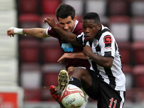 Nigel Hasselbaink: In talks over new deal