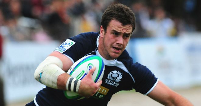 Alex Dunbar: Tied to the Glasgow Warriors until 2014