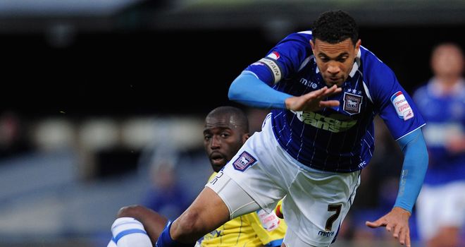 Carlos Edwards: Calls for Paul Jewell to get tough
