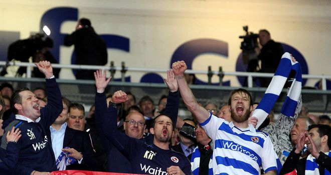 Reading celebrate promotion to the Premier League with two games to spare after beating Nottingham Forest
