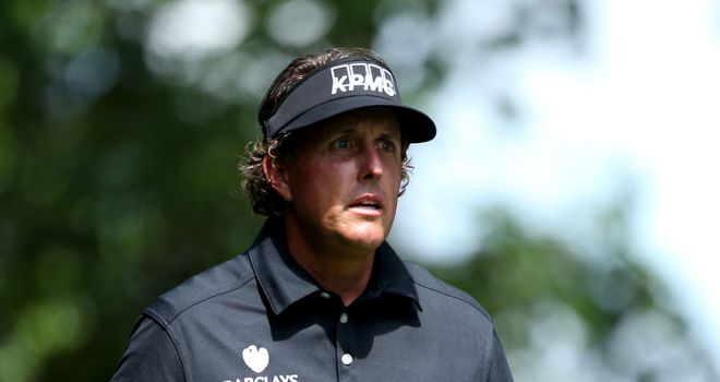 Phil Mickelson: struggled in his opening round