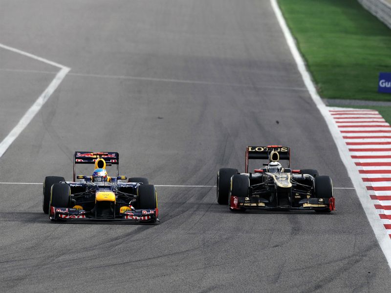 Kimi and Seb battle on track