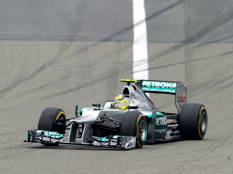 Nico Rosberg continues to lead