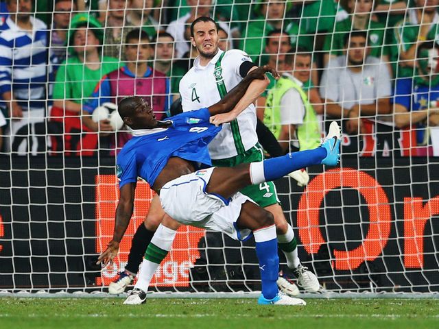 Balotelli scores Italy's second goal