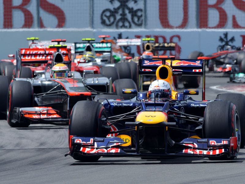 Vettel leads at the start