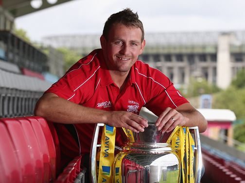 Jonathan Mills: Penned new deal