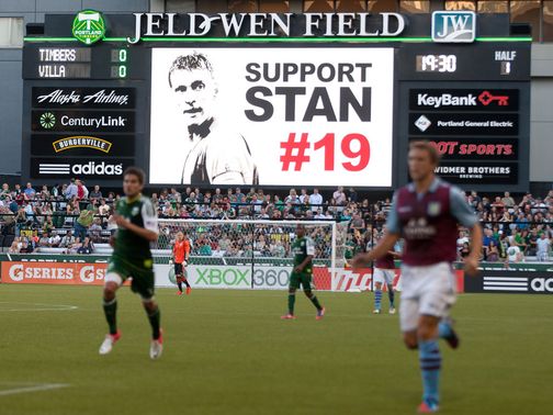 Stiliyan Petrov is 'battling hard'