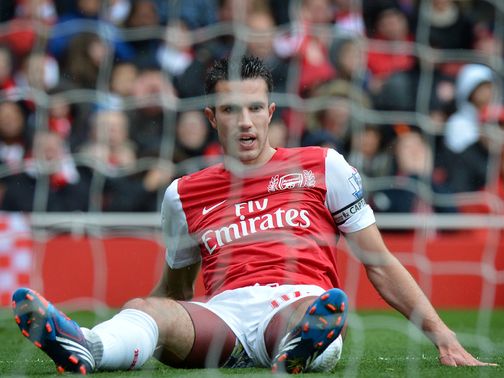 Van Persie: No new deal at Arsenal