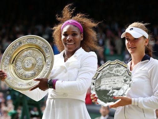 Serena Williams (l): Too strong for Radwanska