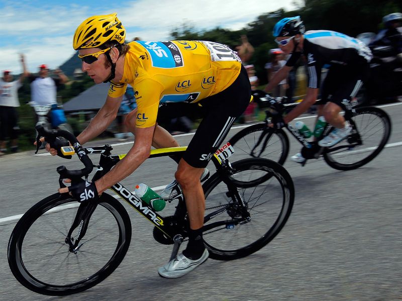 Wiggins stays out of trouble on a descent