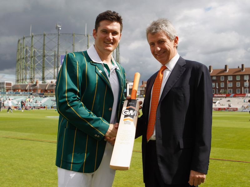 Graeme Smith was commended for earning his 100th Test cap.