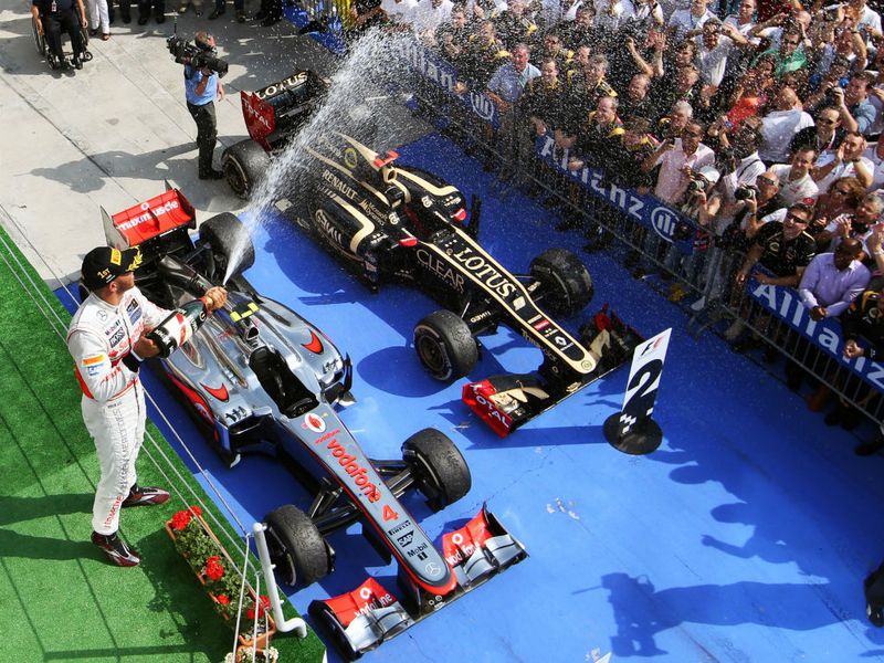 Hamilton sprays the bubbly