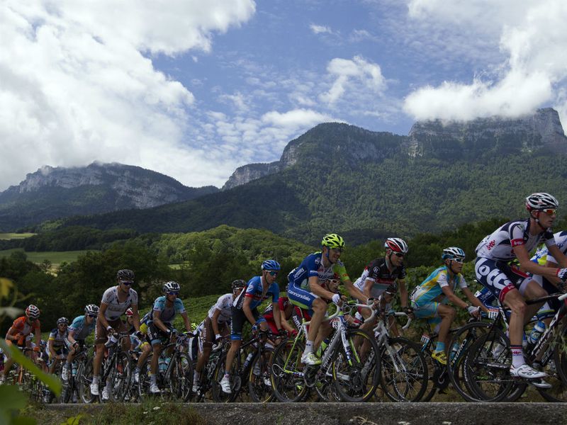 The peloton left the Alps behind but will soon be back in the mountains