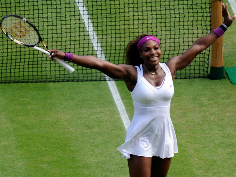 Serena salutes the crowd after her win