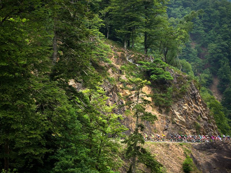 The peloton gradually began to thin out as the stage wore on