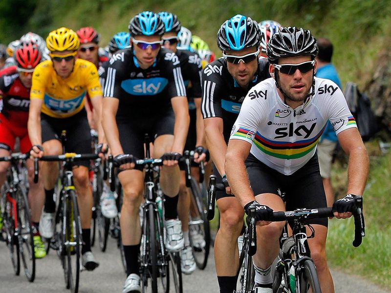 Mark Cavendish helped out on the front